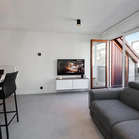 2 Bedroom Beautiful In Appartement *