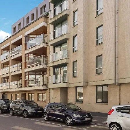 Appartement 2 Bedroom Beautiful In *