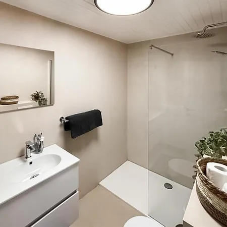 2 Bedroom Beautiful In
